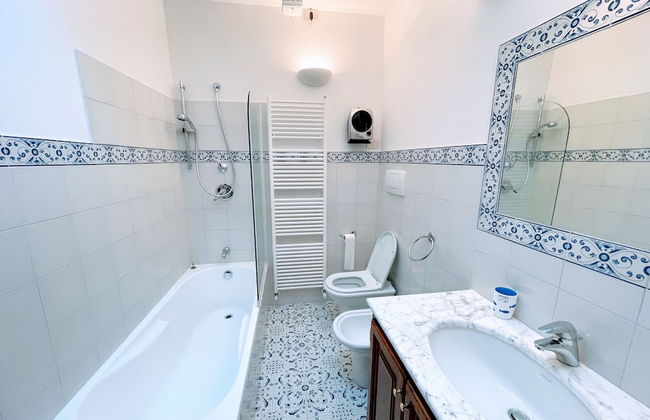 Vicolo - Sleeps 5 With air Con, Wifi, Balcony for Dining and Pool - Photo 15