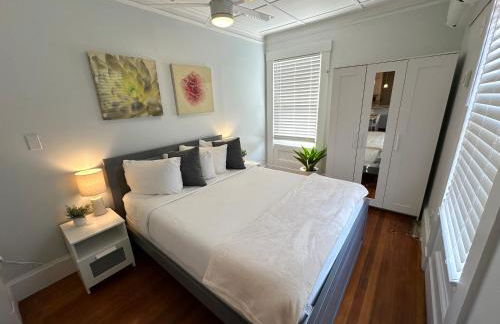 Charming Victorian Home Downtown Newport - Photo 31