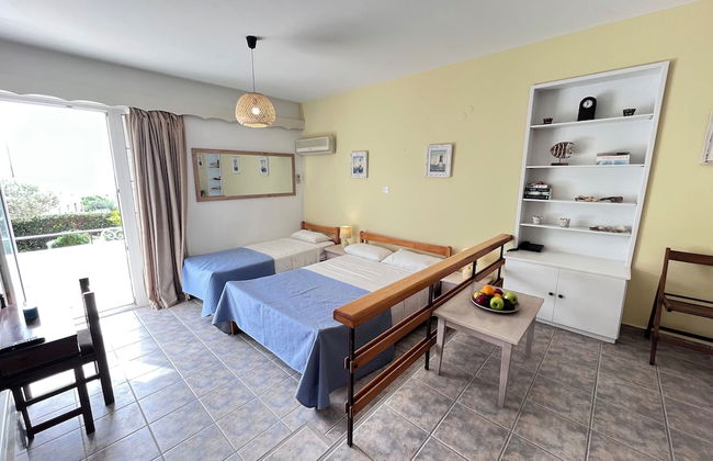 Hotel Elena - Photo 17