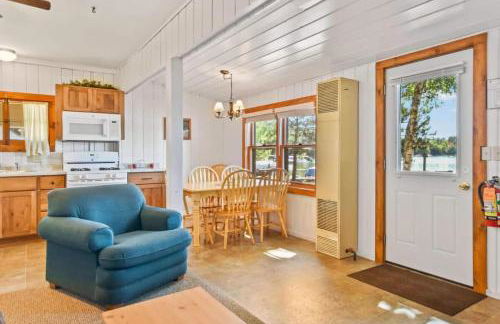 Whispering Waters Bayview Resort Cabin 4 - Foto 13