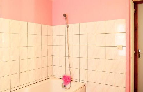 4 Bedroom Pet Friendly Home In Portbail - Photo 25