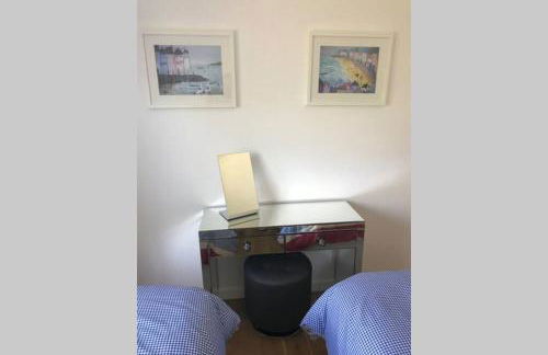 Barton on Sea self contained, stunning sea views - Photo 15