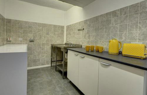 5 bedrooms, sleeps up to 16, secure parking space & comfort - Foto 17