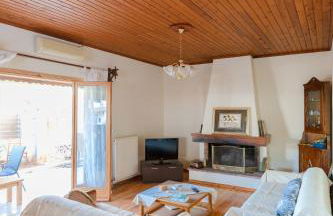 Peach Pine House - Escape Near City, Beach and Athens Airport - Foto 17