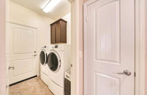 IndioStay 5min to Coachella & Stagecoach Fest -Private Pool, Water Slide, Waterfall, Jacuzzi, Fire Pit - Foto 11