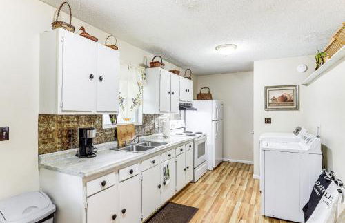 3 Mi to Dtwn Asheville Duplex with Spacious Yard! - Foto 7