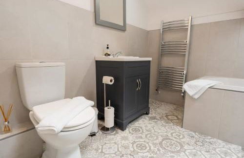 Well Decorated Home Charming Village Location - Foto 11