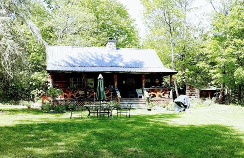 Deer Valley Retreat, Lovely Log Cabin with Fireplace & Garden Views- Perfect for a Relaxing Getaway! - Foto 59