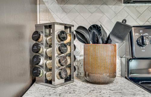 NEW! Shenandoah family & dog friendly cabin - 5 min walk river with private river access, BBQ, playground, fire pit - Foto 62