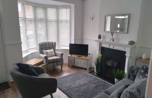 Cottage, Hot Tub, Open fire, Games Room, large Garden Sleeps 2-8 - Foto 25