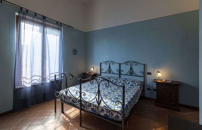 Classic Villa for Family With Pets - Photo 13