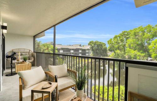 Designer Furnished and Views - Photo 22