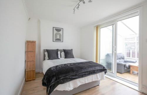 5-bedroom home in trendy Dibsbury area Manchester with parking - Foto 39