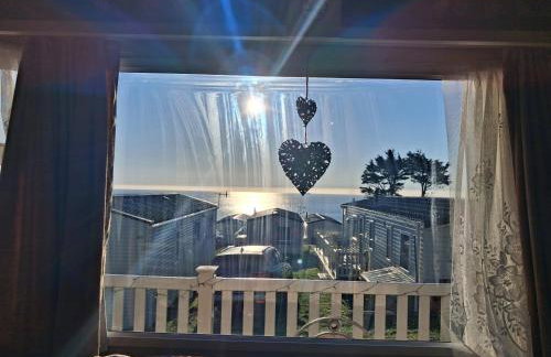 2Bed-Cabin Sleeps 4 WiFi Free Parking Sea Views - Photo 13