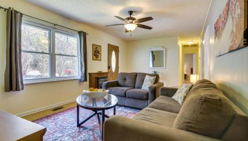 Pet-Friendly Black Mountain Vacation Home with Deck - Foto 4