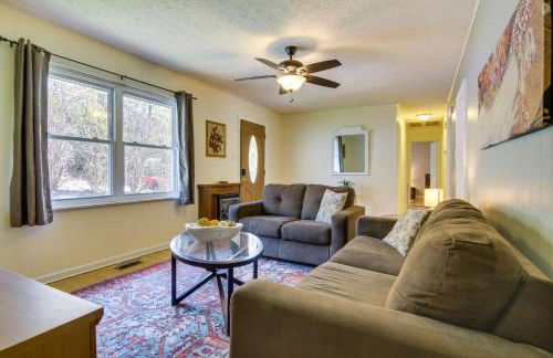 Pet-Friendly Black Mountain Vacation Home with Deck - Foto 4