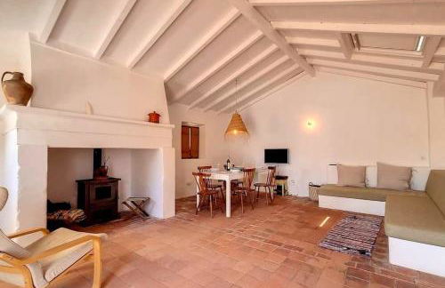 Casa Típica com Pátio e Tanque - Foto 7