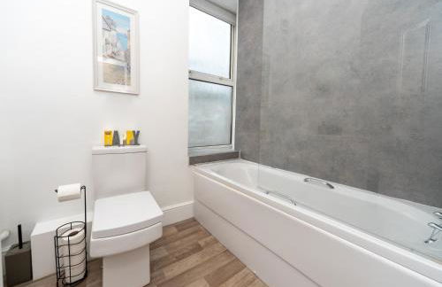 Sea Views Stunning 2 Bedroom Apartment # - Foto 25