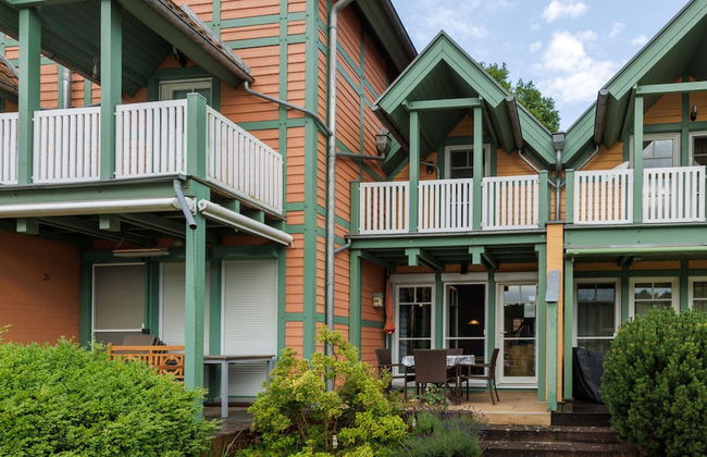 Cozy Holiday Home with Wood Burning Stove near Water - Foto 17