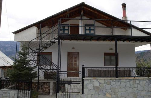 Παραδοσιακο σπιτι με εσωτερικο τζακι - Foto 4