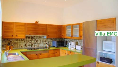 Ferienhaus Landhaus EMG Kempen, in Alleinlage nah Düsseldorf und Venlo mit Pool und Garten für Familien Gruppen bis 22 Personen - Foto 4, stove