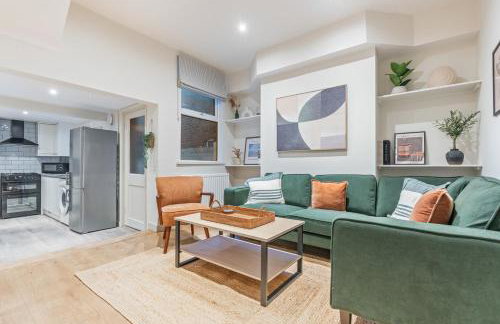 Chester Manor - 5 BR - Sleeps 10 - Free Parking - Foto 24