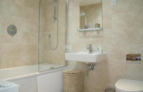 The Beach House & Porth Sands Apartments - Photo 52