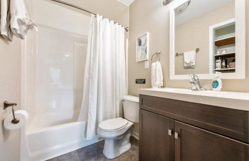 King Suite 2 Full Baths Stocked Kitchen - Foto 21