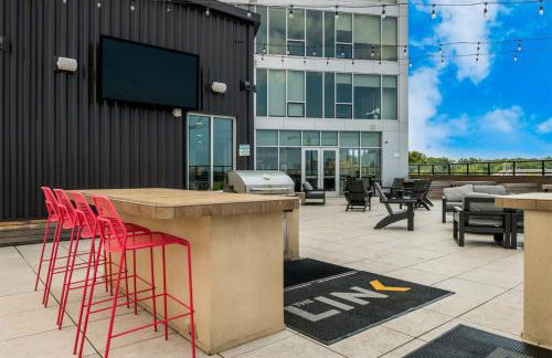 Spacious and Modern With Premium Amenities Near U of M - Foto 25