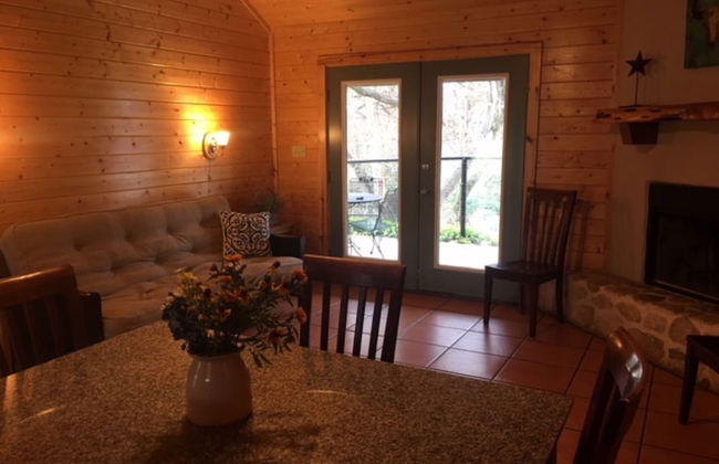 Frio Springs Lodges - Photo 17