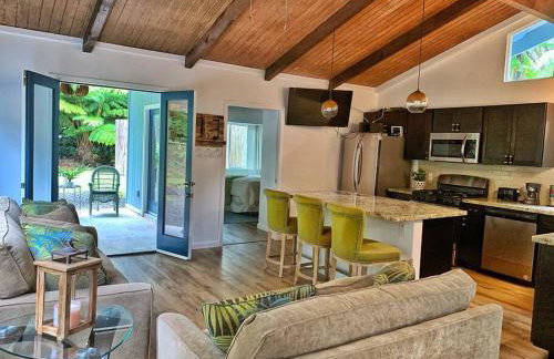 Romantic Retreat, Relax at Hot-tub, Indoor & Outdoor shower, firepit, 5 min to Hawaii Volcano park - Foto 39