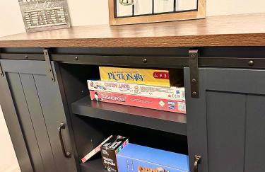 Lake View, Sleeps 8, HotTub, Firepit, Pet Friendly! - Foto 21