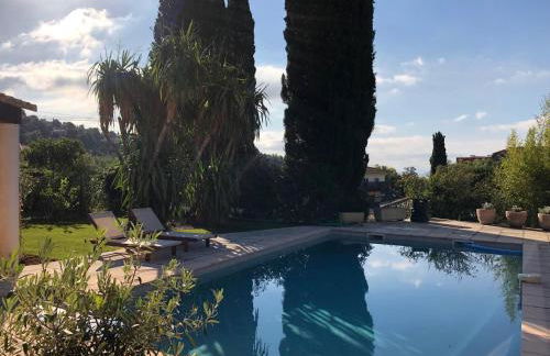 VILLA 4* avec PISCINE dans le bas du village de BORMES les MIMOSAS - Foto 4