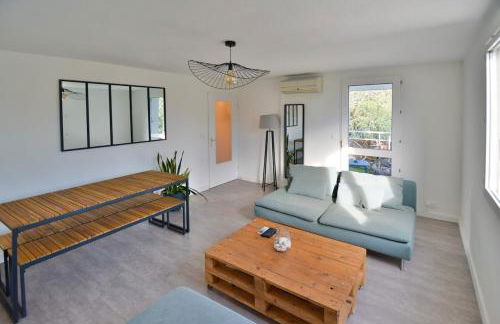 Bruyères with deck and private parking - Photo 12