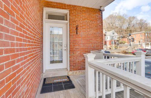 Walk Downtown Inviting Historic Home in Dubuque! - Foto 24