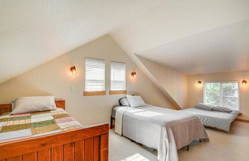 Port Orchard Lakefront Cabin with Fire Pit and Grill! - Foto 18