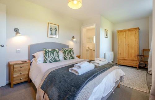 3 Bed in Staplecross oc-rh1162 - Photo 17