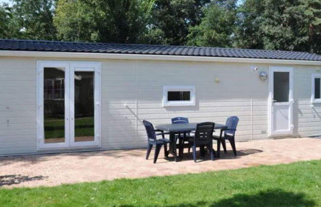 Cozy Chalet With Dishwasher on a Holiday Park - Foto 31