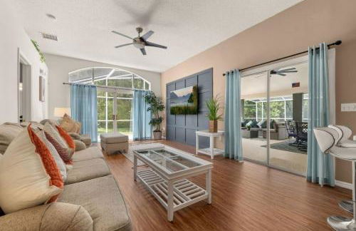 Modern Retreat Pool and Game Room - Foto 26