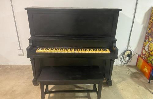 Spacious 3 Bedroom Home with Game Room and Parking - Foto 26