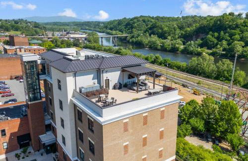 Luxury Downtown Loft - Balcony and Rooftop Bar! - Foto 36