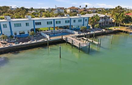 107-Waterfront-Walk to beach-Lovely - Foto 68