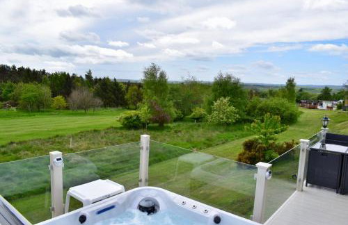 Hot Tub Lodge with Panoramic Views & Free Golf - Foto 21