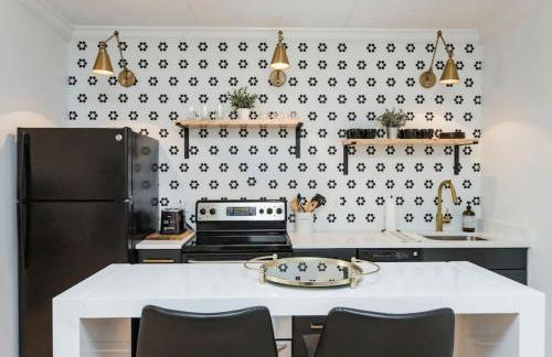 Music City Holiday, on Music Row, has POOL & Free Parking - Foto 27