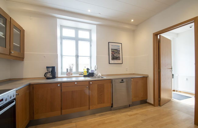 Exclusive 2 Bedroom Apartment - Photo 11