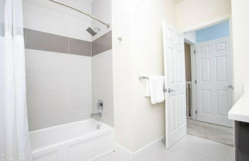 Serenity Resort 3 Bedroom Vacation Home 17419 - Foto 27