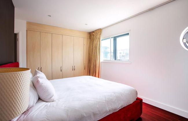 RAI - Modern Tower Hill Penthouse - Photo 19