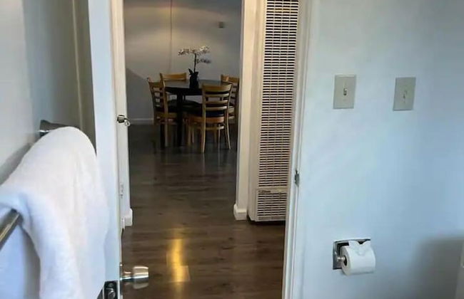 New 2BR Home w Parking Laundry in 580-80 - Foto 20