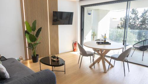 The L Smart Suite - Premium & Minimal - Photo 2