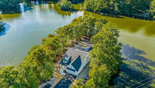 Dock, Game Room! Riverfront Retreat in Seaford - Foto 4